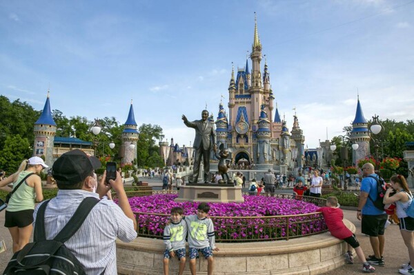 Disney Shares Rise Before Market Open