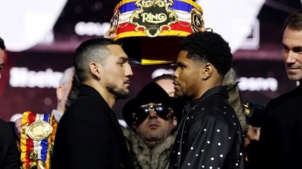 Stevenson and López to Battle for Lightweight Title