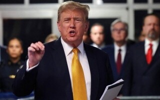 Байден обвиняет Трампа в использовании языка Гитлера, Трамп отрицает участие в спорном видео