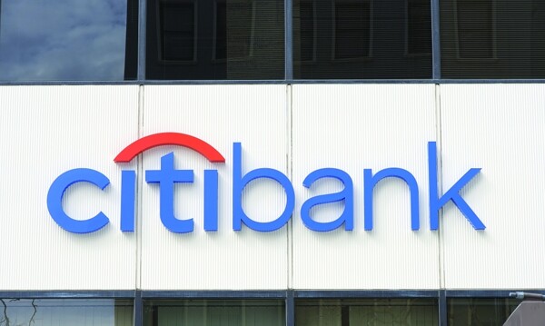 City Group Sells 24% Stake in Banamex for $2.5B