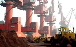 Arms race hampers climate change fight, report finds