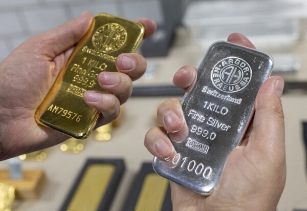 Gold Hits Record High of $5,000 per Ounce