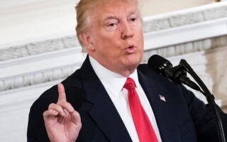 特朗普准备在霍尔木兹海峡与伊朗互动