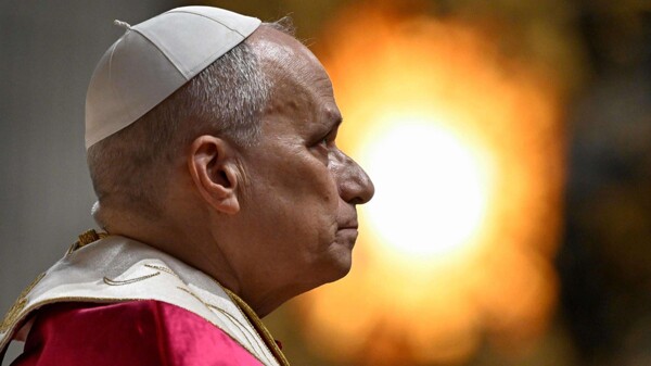 Pope Leo XIV vs. Donald Trump: Escalating Tensions