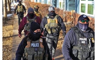 明尼阿波利斯因移民政策引发政治对峙