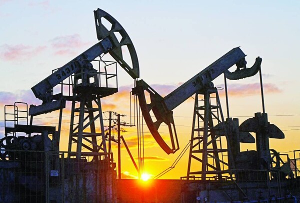 Oil Prices Decline After Rise Amid Geopolitical Tensions