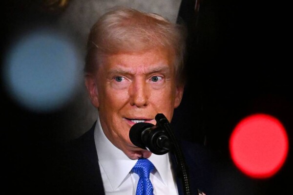 Трамп предлагает введение новых таможенных пошлин на автомобили