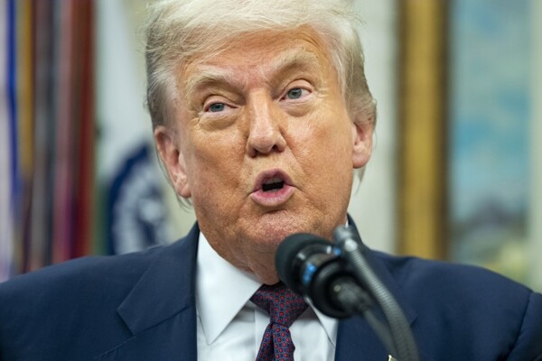 特朗普将在白宫会见马查多