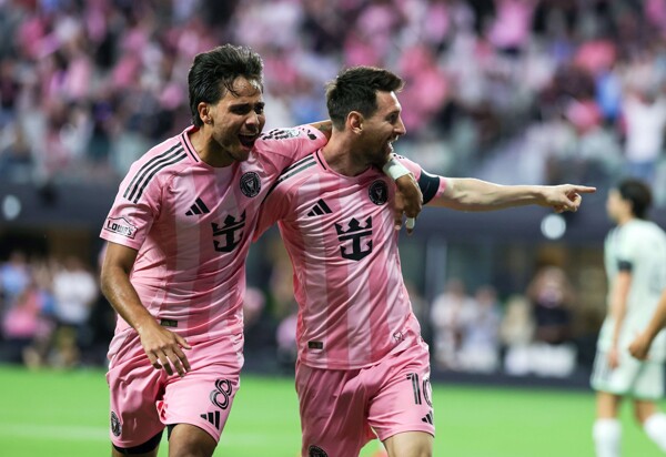 LAFC leads MLS, Nashville loses unbeaten streak