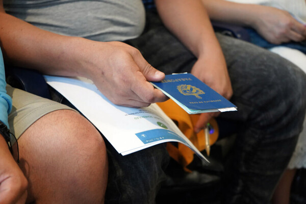 US Orders to Deny Residence to Foreigners with Health Issues Like Obesity