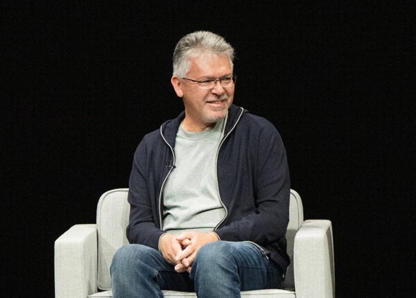 Apple's AI chief John Giannandrea steps down