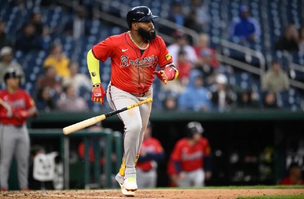 Dominican Slugger Ozuna Signs with Pirates