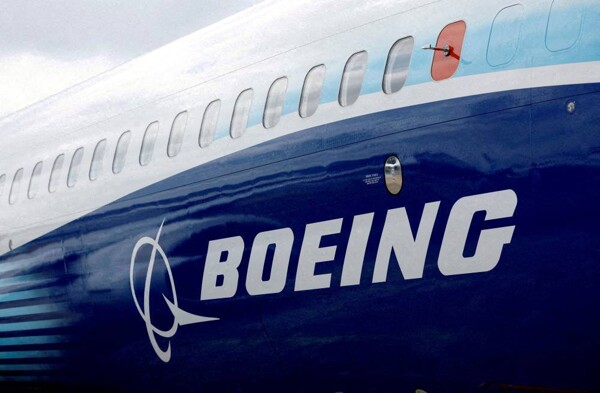 Boeing Expects Cash Flow Recovery by 2026