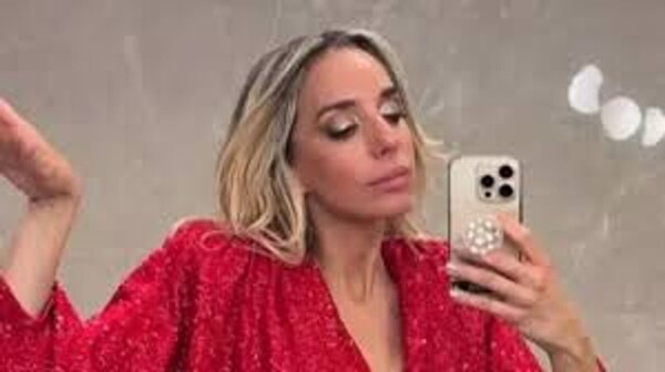 Actress Tamara Pettinato detained at Miami airport