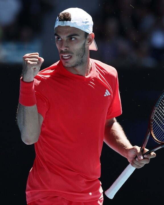 Cerúndolo advances to quarter-finals at Indian Wells