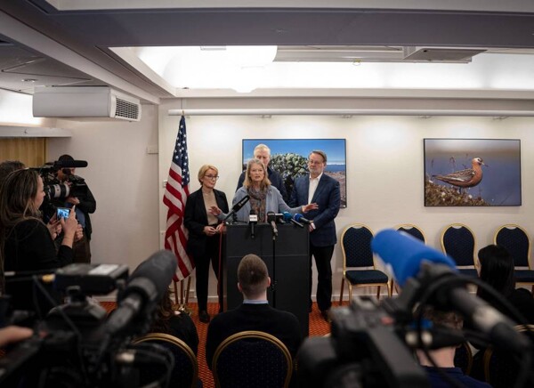 美国参议院代表团将访问格陵兰岛以重建信任