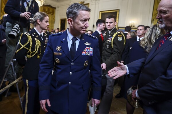 Washington Suggests Offensive Against Iran Could Last Up to Eight Weeks