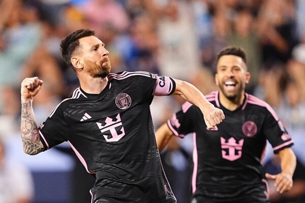 Лионель Месси забивает потрясающий гол, Inter Miami побеждает Sporting Kansas City