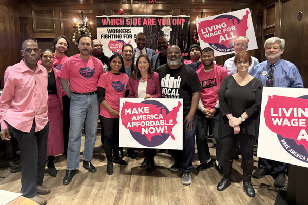 New York Workers Demand Minimum Wage for Servers Raised to $30/Hour