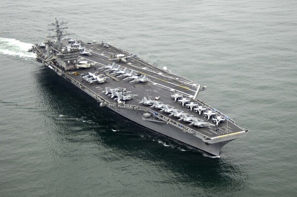 Giant US Aircraft Carriers Head to Panama