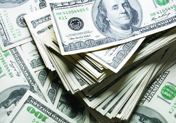 Dollar Rises After Strong U.S. Employment Data