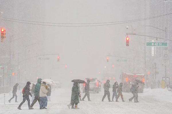 Major Snowstorm in USA: Over a Million Without Power and Five Fatalities