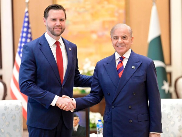 US and Iran to Continue Talks in Pakistan