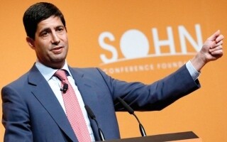 美元在市场动荡中保持稳定