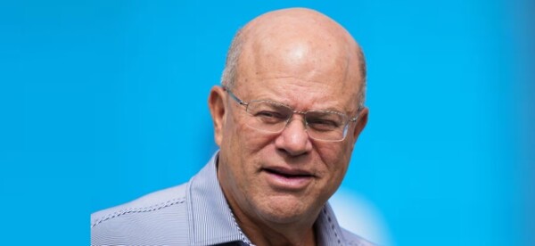 Американский миллиардер Дэвид Теппер попадает в заголовки