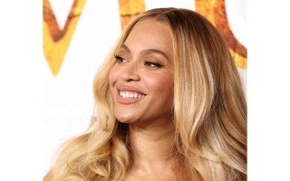 碧昂丝成为亿万富翁