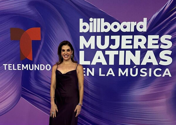 Церемония награждения Billboard Mujeres Latinas en la Música состоялась в Майами