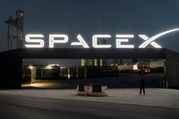 SpaceX оценила свою стоимость в $800 млрд перед IPO