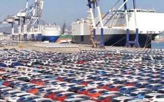 War Threat Disrupts Auto Shipments to Middle East