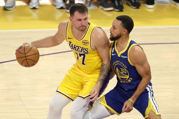 Curry and Doncic top the list of best-selling NBA jerseys