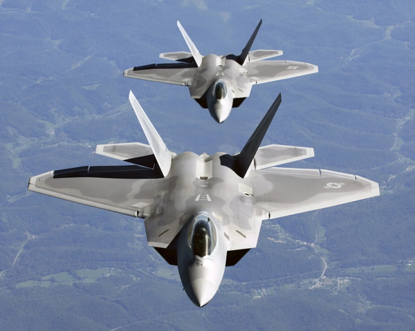 12 F-22 Raptors Deployed for Strike Missions