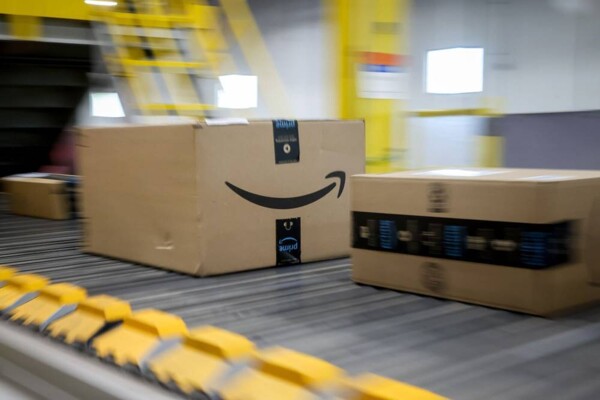 Amazon Plans to End Partnership with U.S. Postal Service