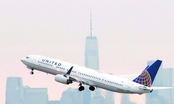 United Airlines Boeing 777 Returns Due to Fire During Takeoff