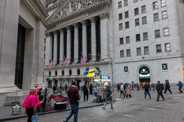 AI Market Volatility Amid Bubble Concerns