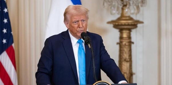 Trump Declares Venezuelan Airspace Closed