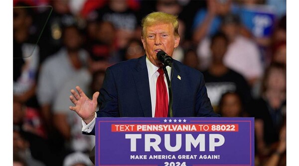 Адвокаты бывшего президента Трампа просят приостановить уголовное дело