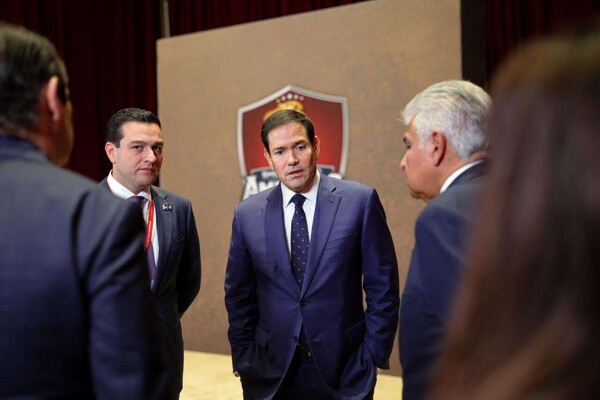 中国加强对巴拿马旗船只的检查引发国际贸易紧张局势