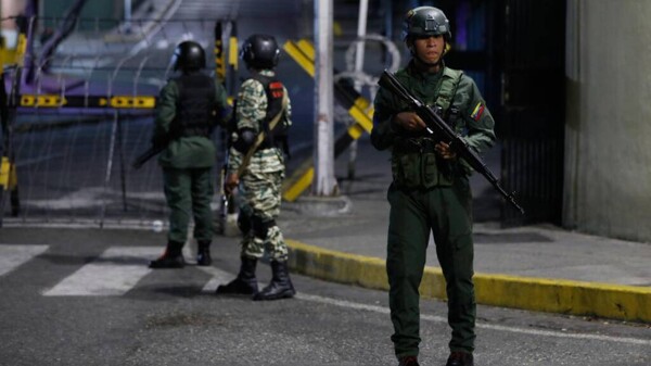 美国在逮捕马杜罗后呼吁公民离开委内瑞拉