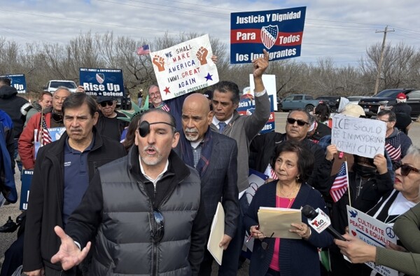 德克萨斯州抗议移民拘留