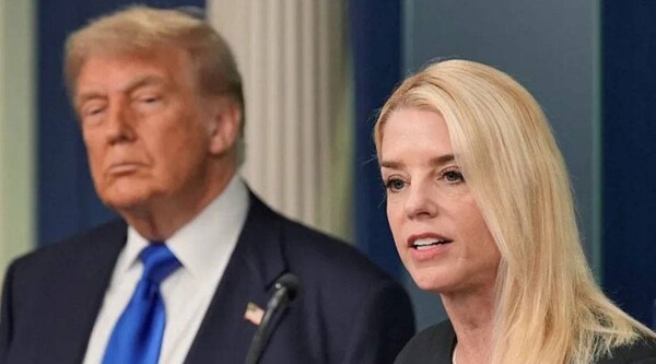 美国总统解除了总检察长职务