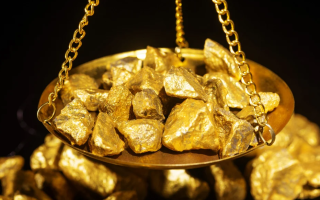 Gold Prices Increase as Dollar Weakens Amid US-China Trade Discussions