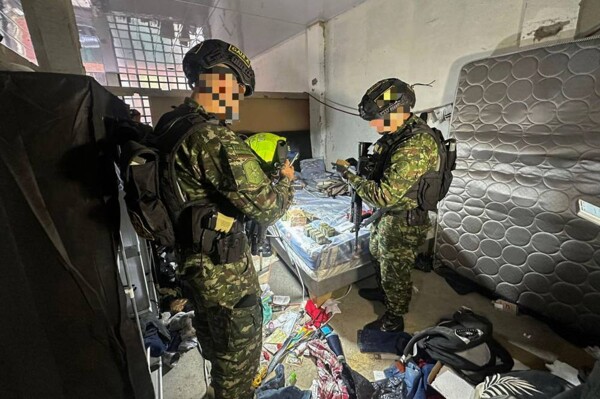 La mayoría de los estadounidenses apoyan el plan de Trump para deportar a inmigrantes indocumentados