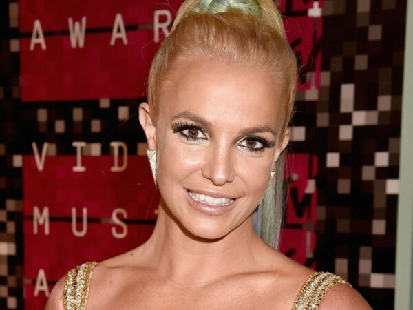 Singer Britney Spears detained in California