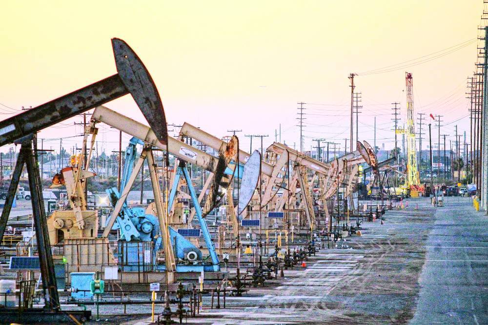 Цены на нефть остались без изменений, несмотря на влияние урагана на производственный центр Техаса