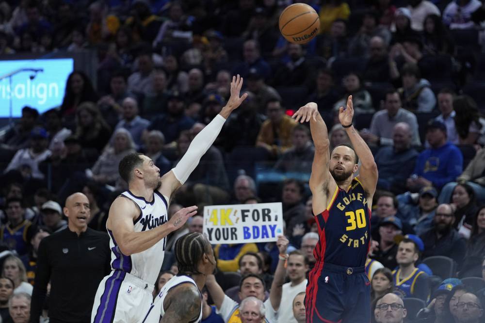 Stephen Curry Achieves 4000 3-Pointers Milestone